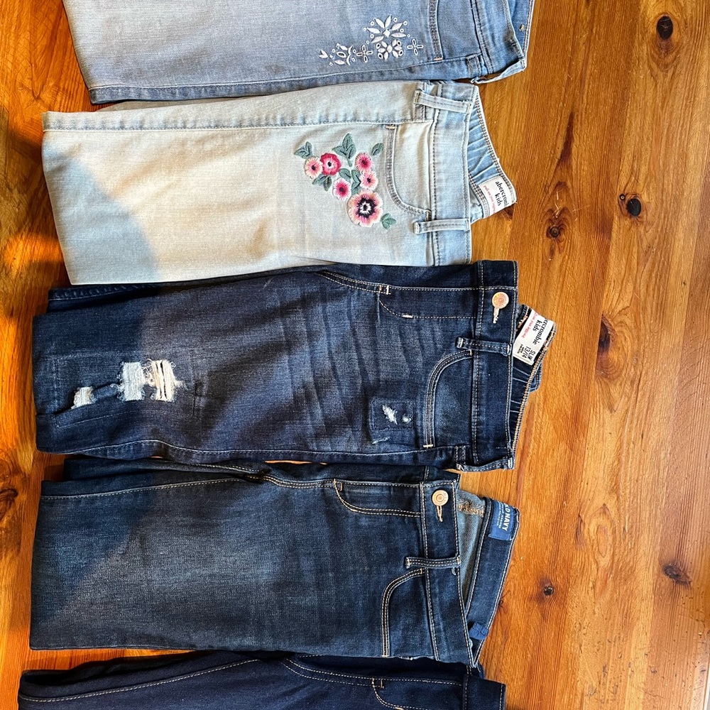 5 pairs jeans Excellent condition Sizes  10 -14. Abercrombie, Old Navy